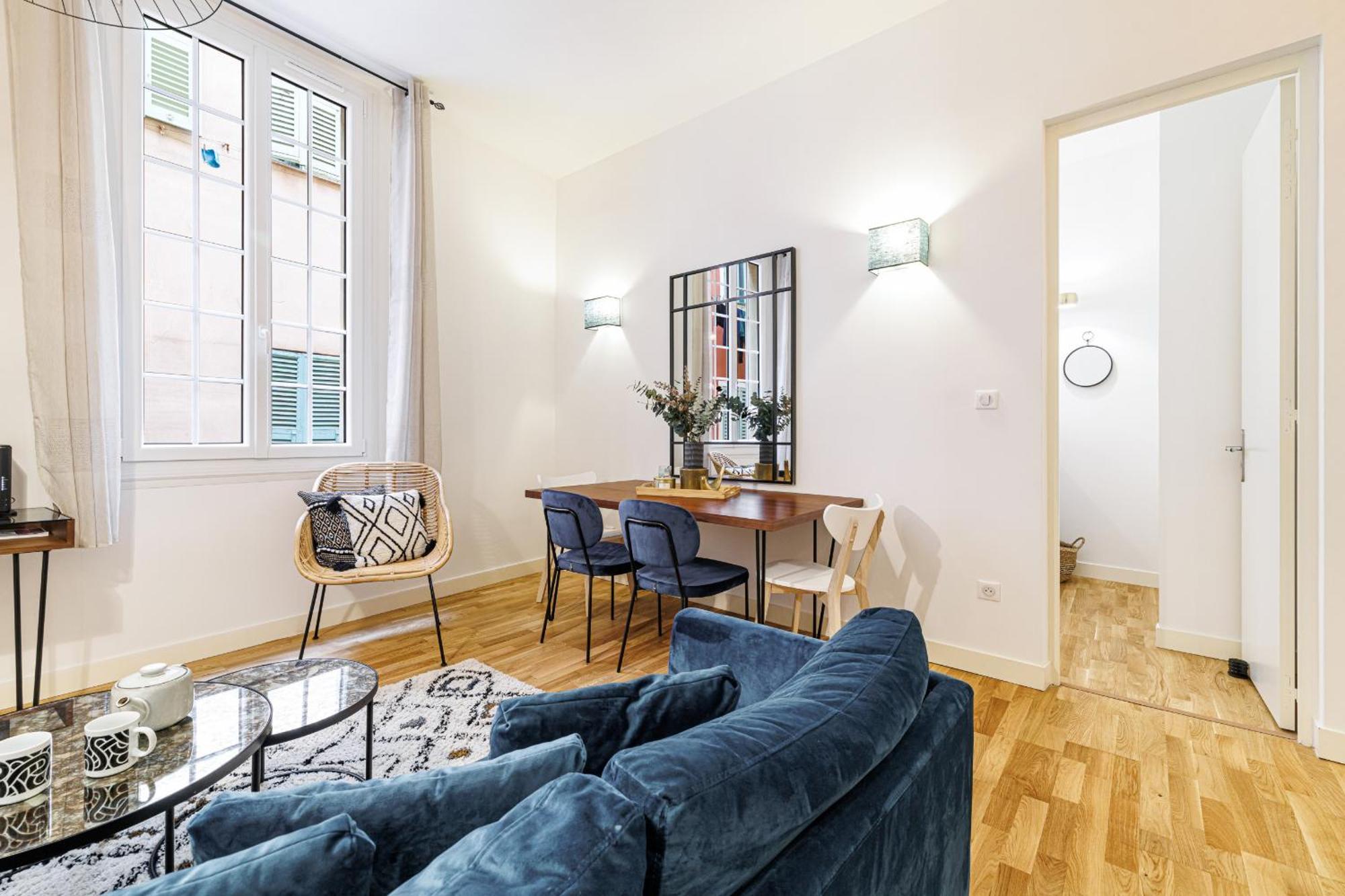 Chic & Cozy 2 Bdr Heart Of The Old Town Appartamento